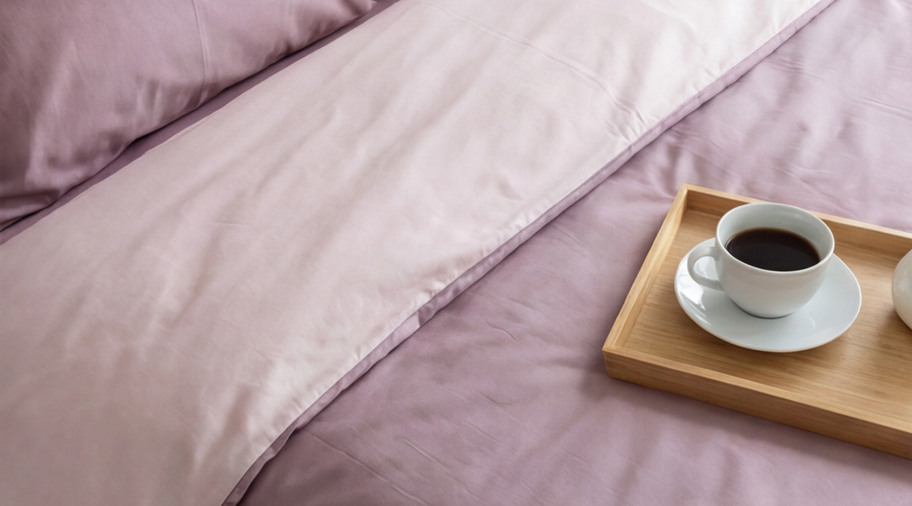 Satin лилав интериор 2